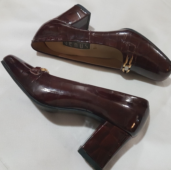 Venus Shoes - Picture 9 of 16